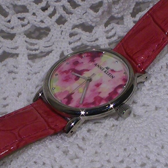 Vintage Anne Klein Wrist Watch with Leather Band - Picture 6 of 11